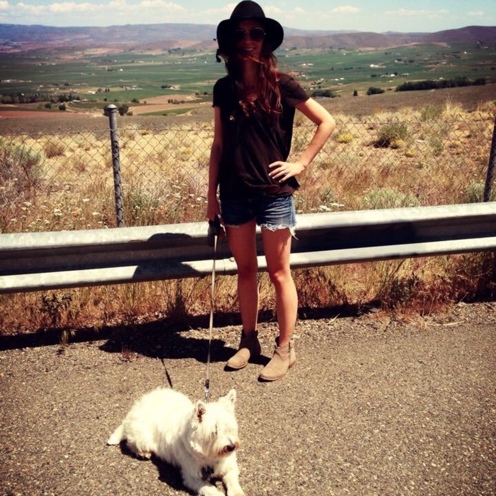 Meet your Posher, Elizabeth